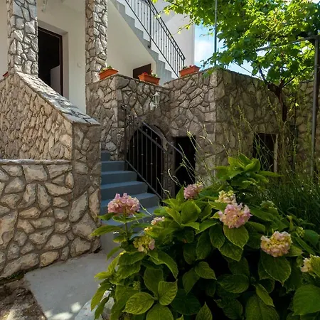Nonna Apartment *